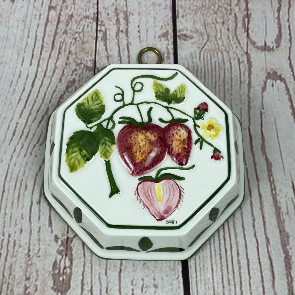 ABC Bassano Ceramiche Hand Painted Mold Wall Hanger Strawberry Italy Signed